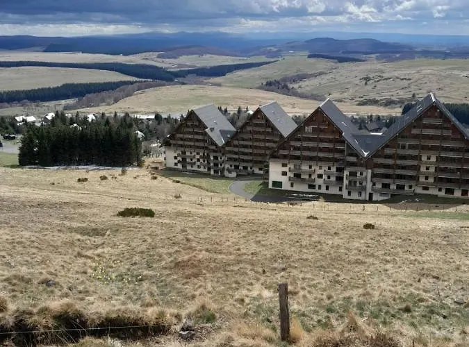 Apartman T2 Confortable - Piscine Chauffee - Super Besse-et-Saint-Anastaise